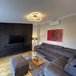 Katy & David Apartments